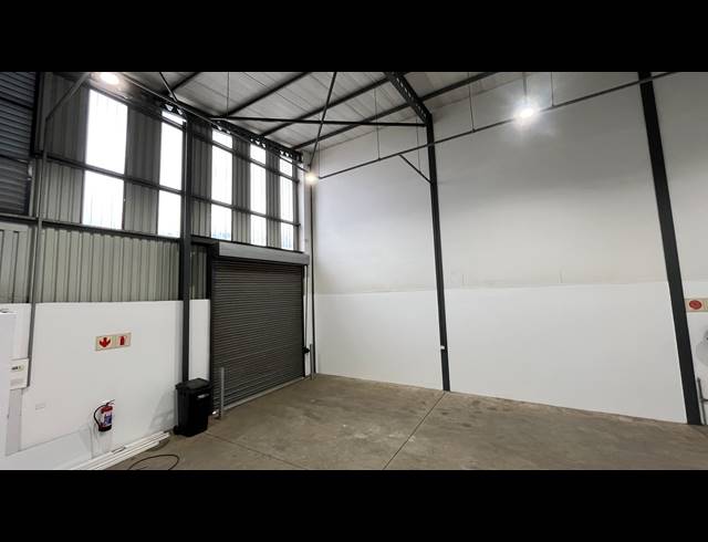 246M² WAREHOUSE TO LET IN MEADOWDALE